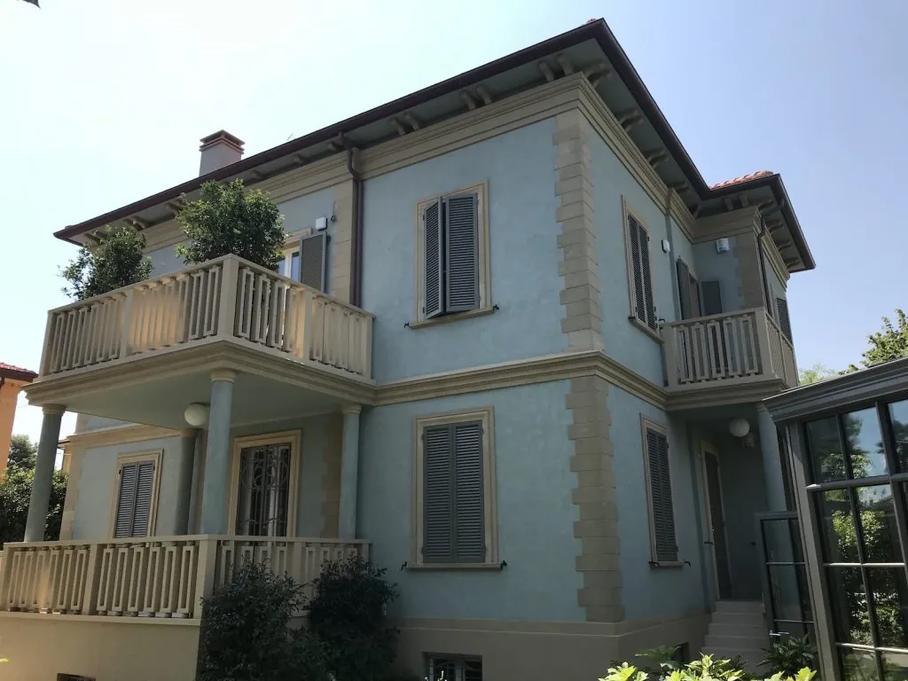Villa a Fano con automazione degli ingressi